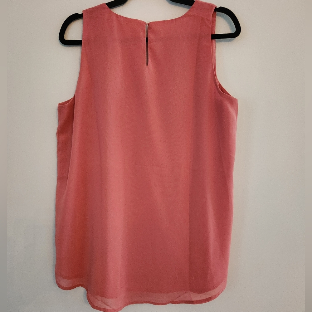 (4 For $20) EUC Zenana Salmon Woman's tank Blouse.  Beautiful fabric.   Size M - Picture 4 of 4